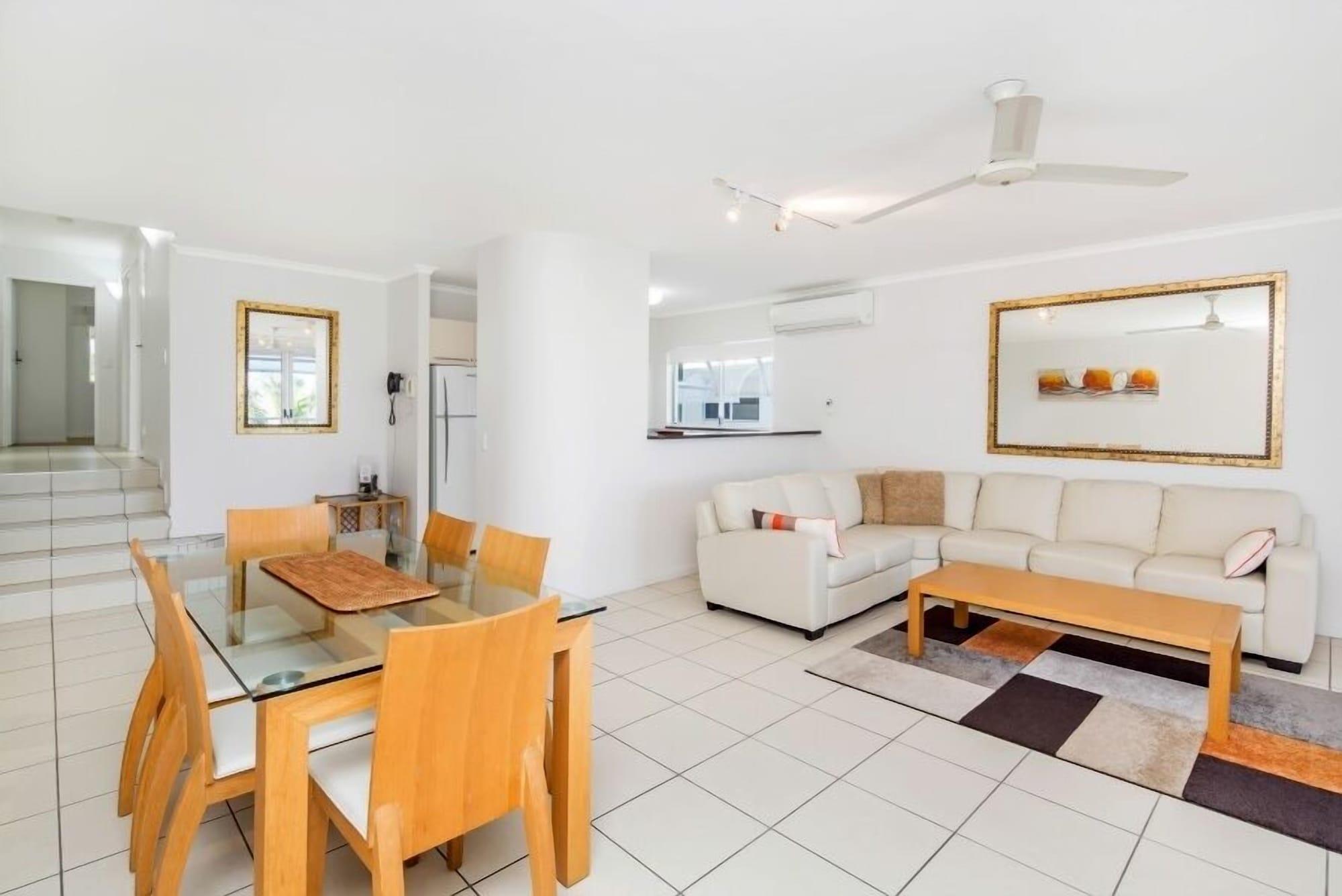 Bali Hai Apartments Noosa Bagian luar foto